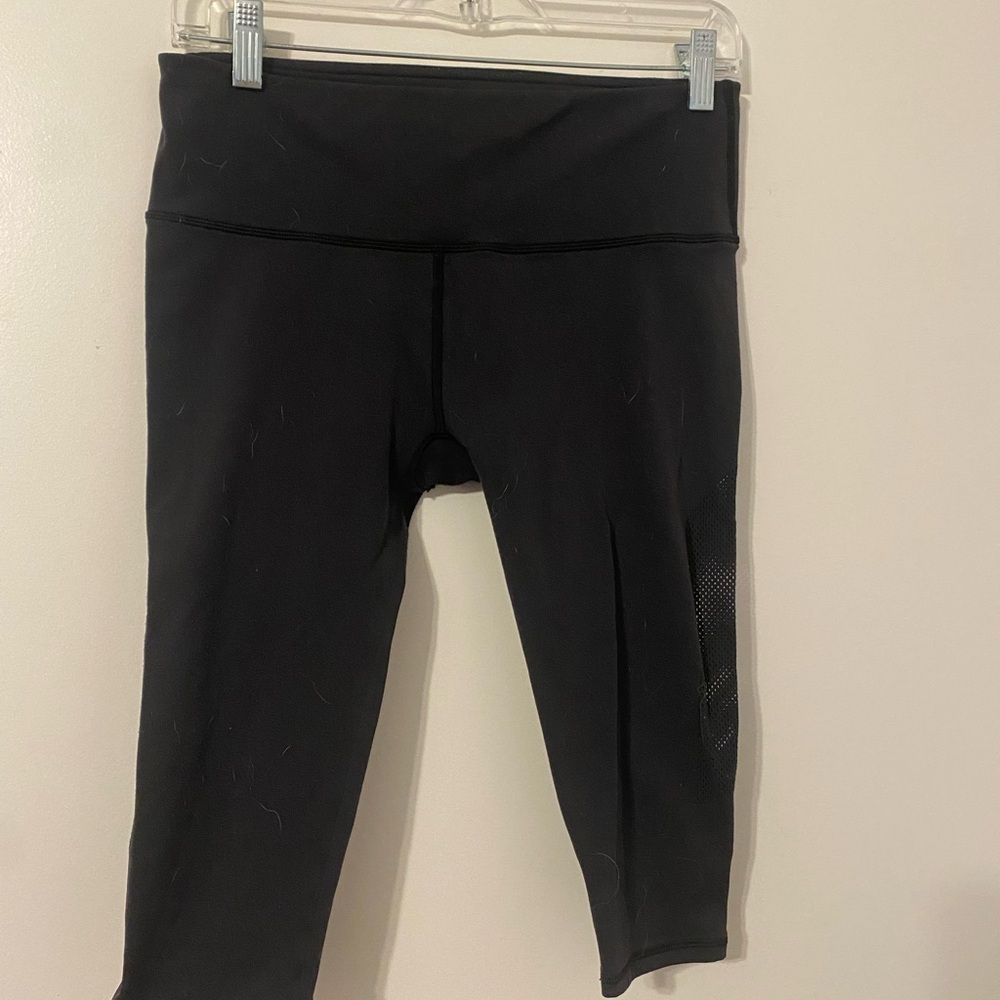 Lululemon Black Athletic Capri Leggings